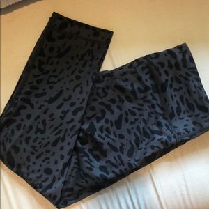 Lululemon leopard print capris yoga pants